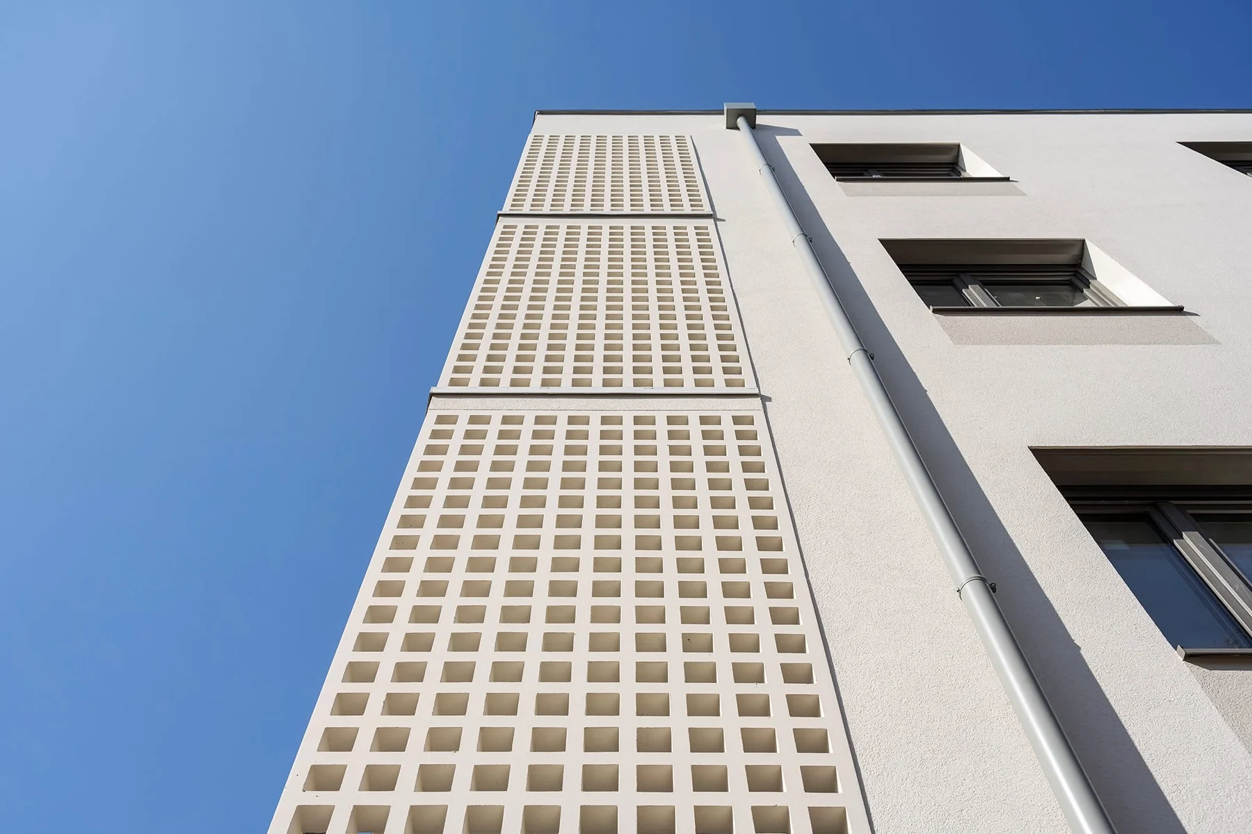 CSORBAI10 / BUDAPEST — Egyedi homlokzati elemek